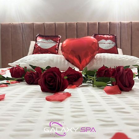 Galaxy Spa - Suite Venus Jacuzzi Et Sauna Privatif Champigneulles 外观 照片