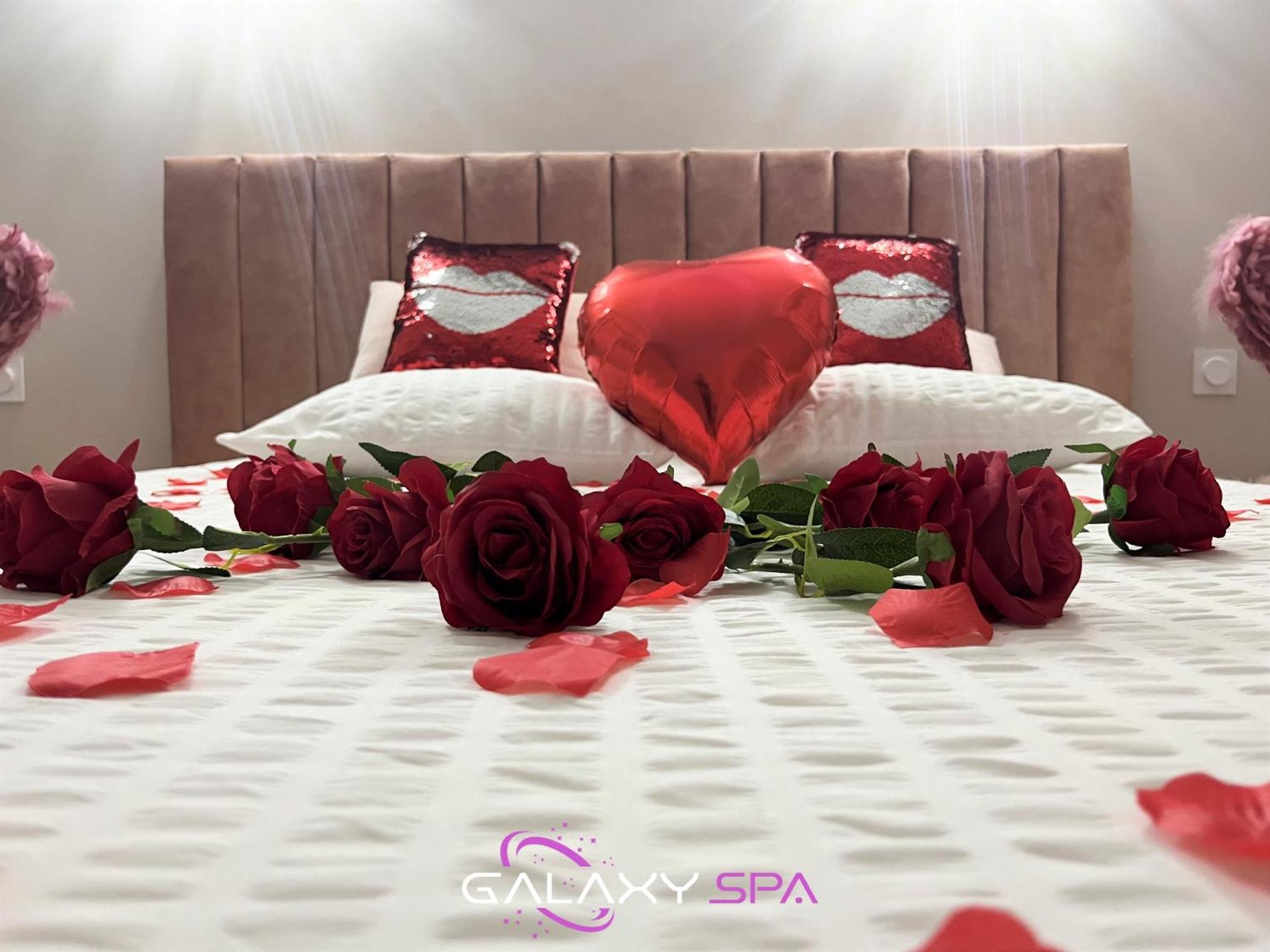 Galaxy Spa - Suite Venus Jacuzzi Et Sauna Privatif Champigneulles 外观 照片