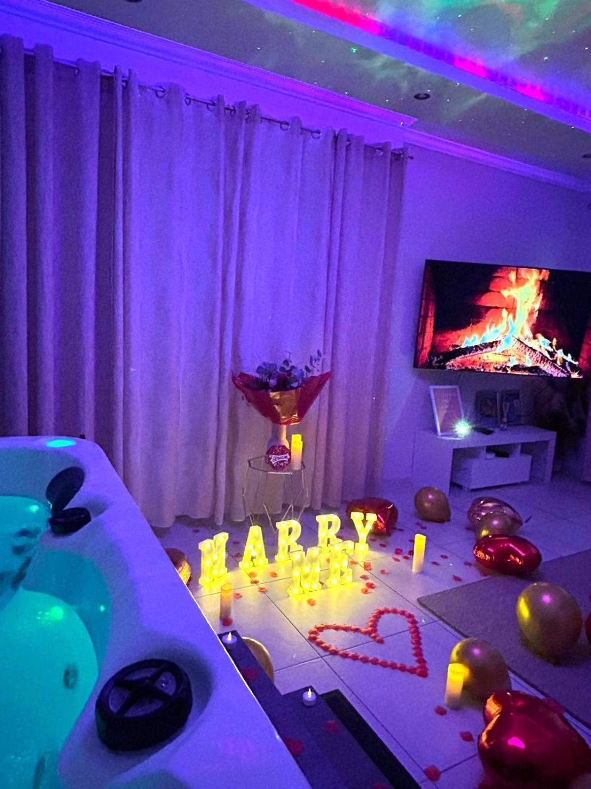 Galaxy Spa - Suite Venus Jacuzzi Et Sauna Privatif Champigneulles 外观 照片